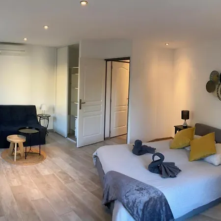 Villa LES ALIZES Côté jardin - Bord de mer *