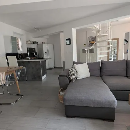 Villa LES ALIZES Côté jardin - Bord de mer *