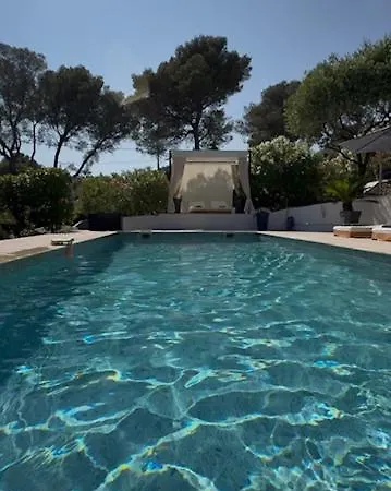 Villa LES ALIZES Côté jardin - Bord de mer *