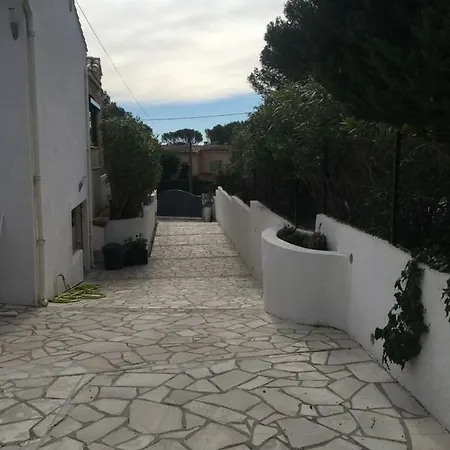 Les Alizes Côté Jardin Proche Bord De Villa Saint-Raphaël