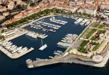 Les Alizes Côté Jardin Proche Bord De Saint-Raphaël